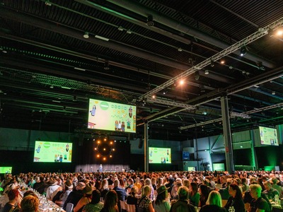 Suuri yritystapahtuma Lahden Messuhallissa – tapahtumakuvaus